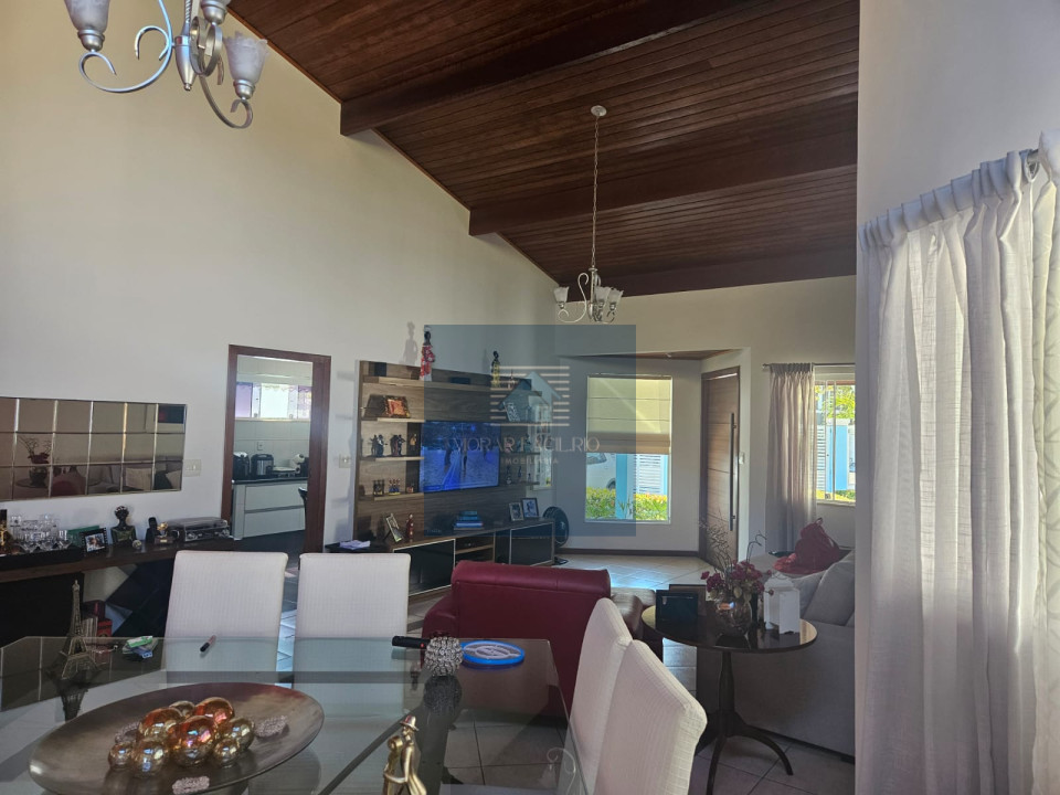 Imagens do imóveis Casa em Condomínio com 4 Quartos Sendo 2 Suítes