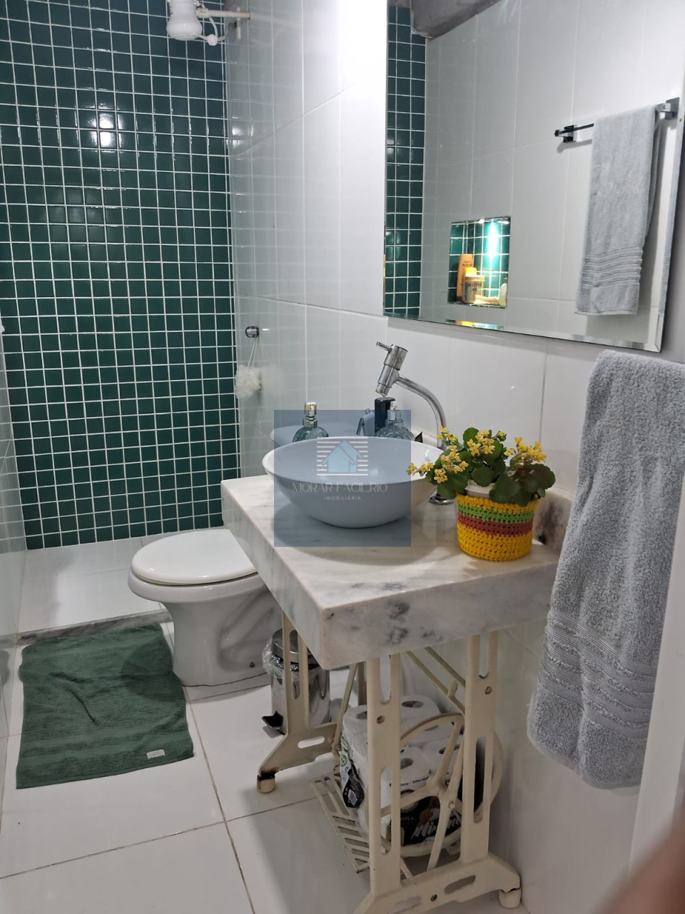 Imagens do imóveis Casa com 2 Quartos, Sala, Cozinha, Banheiro, Garagem e Terraço