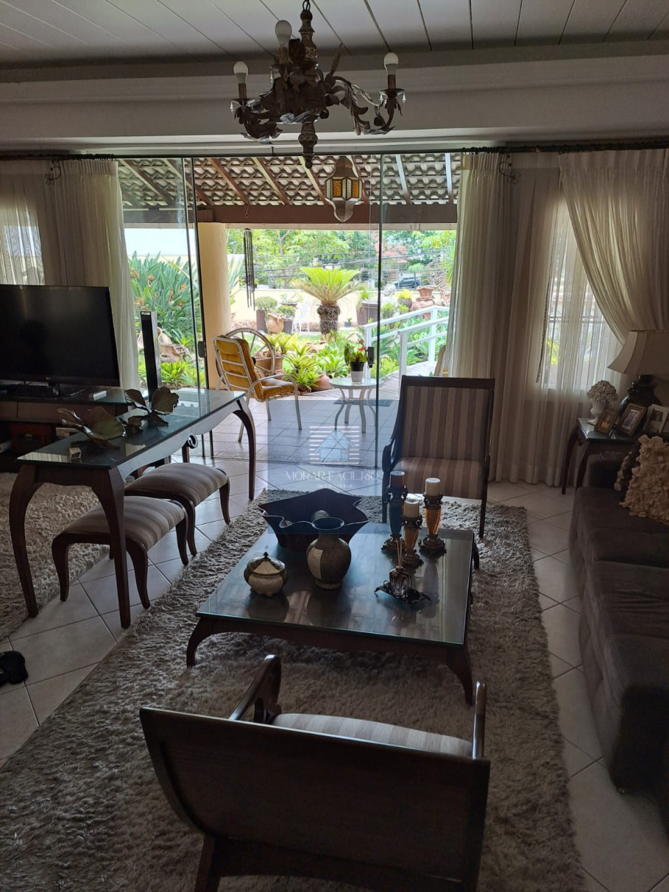 Imagens do imóveis Casa Duplex em Condomínio - 4 Quartos sendo 2 Suítes com Closet;  Piscina com Cascata, Jatão e Hidromassagem; Churrasqueira; Sauna; Jardim; Espaç