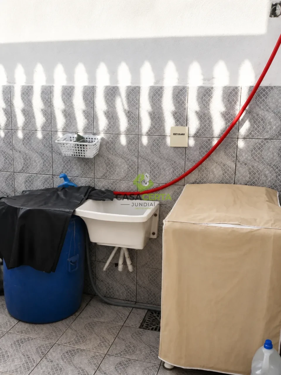 Casa à Venda no Jardim Esplanada – Jundiaí/SP | 2 Dormitórios | Quintal com Churrasqueira