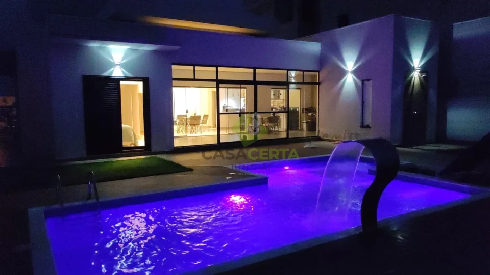 Imagens do imóveis Casa Térrea de Alto Padrão com Piscina e Área Gourmet à Venda no Condomínio Residencial Cambarah – Jarinu/SP | R$ 1.550.000