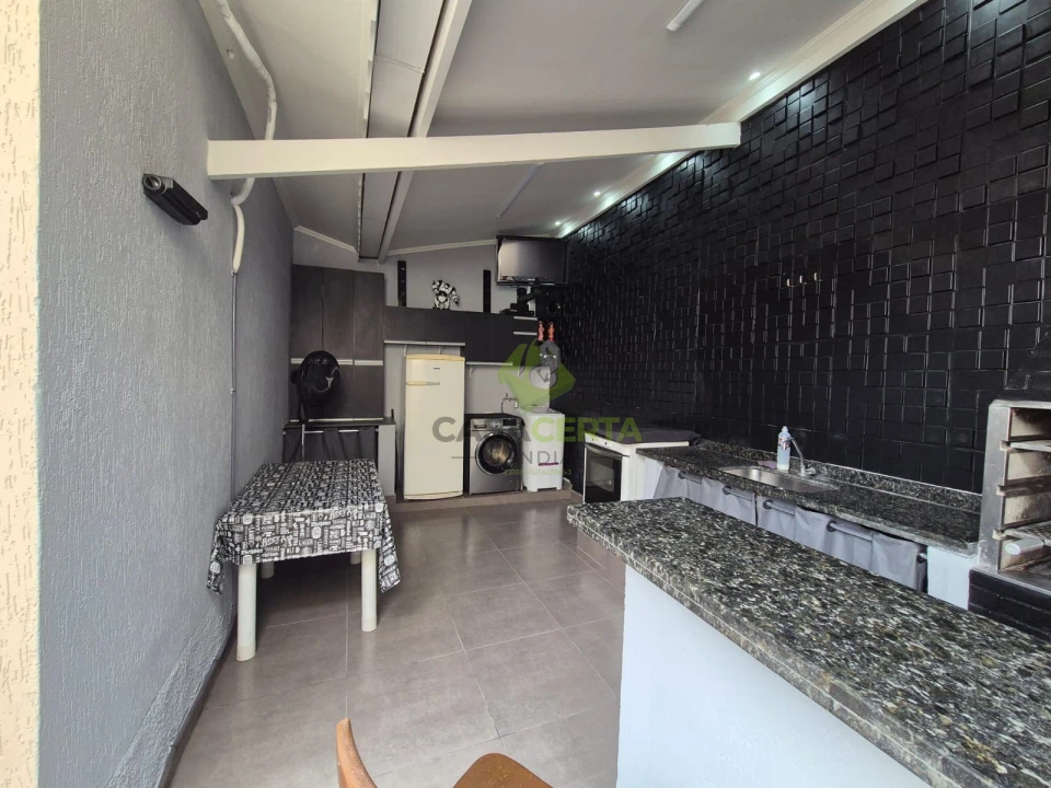 Casa Térrea de Condomínio pertinho do Shopping - Campo Limpo Paulista - SP