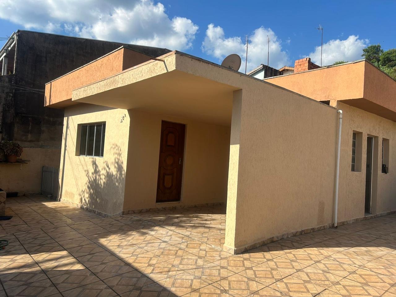 Imagens do imóveis CASA TÉRREA DE ESQUINA À VENDA EM VÁRZEA PAULISTA | 3 DORMITÓRIOS | QUINTAL AMPLO | ACEITA FINANCIAMENTO