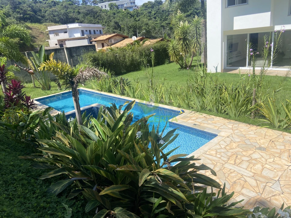 CASA EM CONDOMINIO EM JUNDIAÍ, COM 4 SUÍTES!