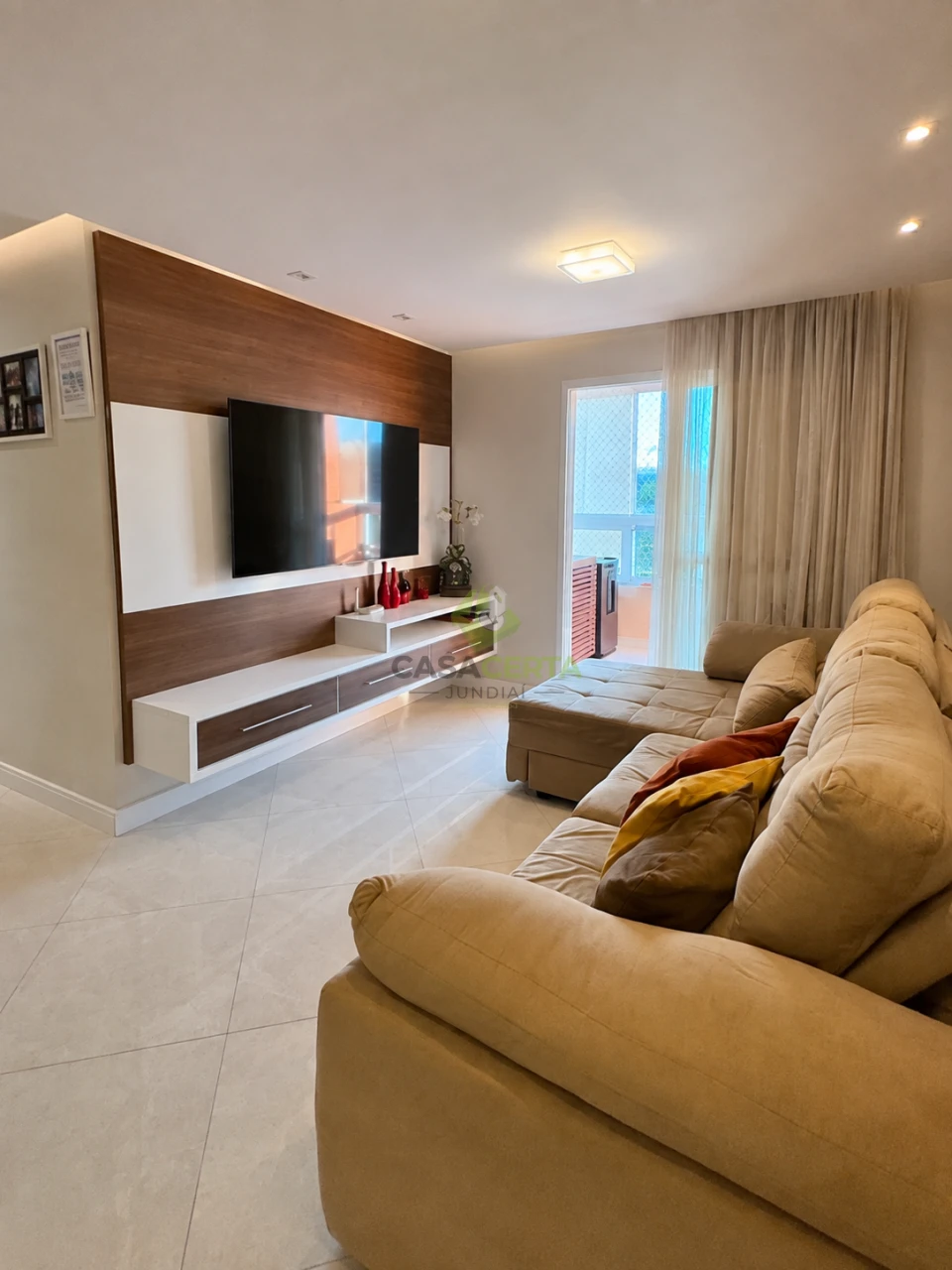 APARTAMENTO AMPLO EM JUNDIAÍ | 77m², VARANDA GOURMET E 2 VAGAS!