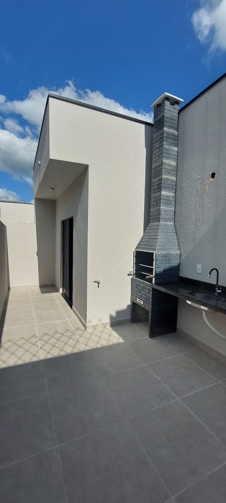 Imagens do imóveis Casa Nova à Venda em Jundiaí – 3 Dormitórios (1 Suíte) com Fácil Acesso à Anhanguera