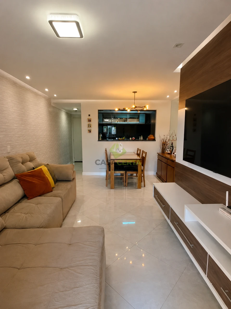 APARTAMENTO AMPLO EM JUNDIAÍ | 77m², VARANDA GOURMET E 2 VAGAS!