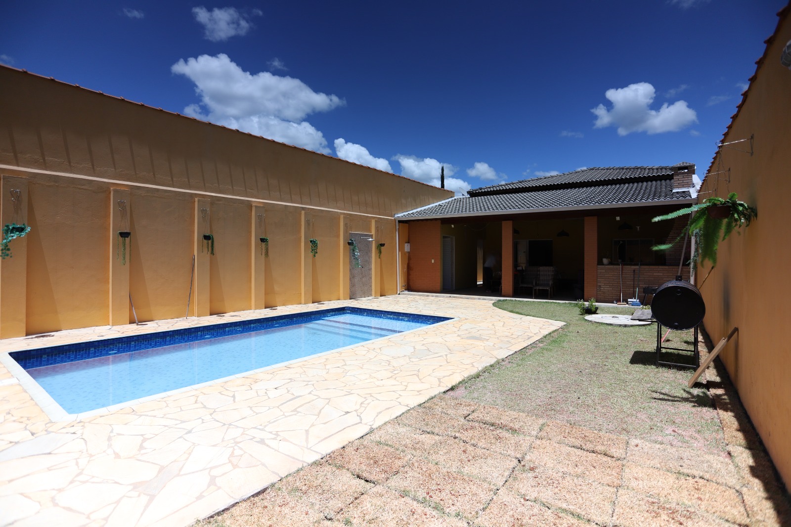 Imagens do imóveis Venda de Chácara em Jarinu – Ideal para Lazer ou Moradia com 4 Quartos sendo 3 Suítes