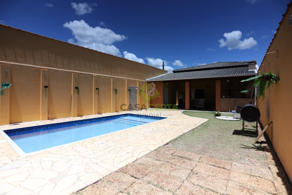 Venda de Chácara em Jarinu – Ideal para Lazer ou Moradia com 4 Quartos sendo 3 Suítes