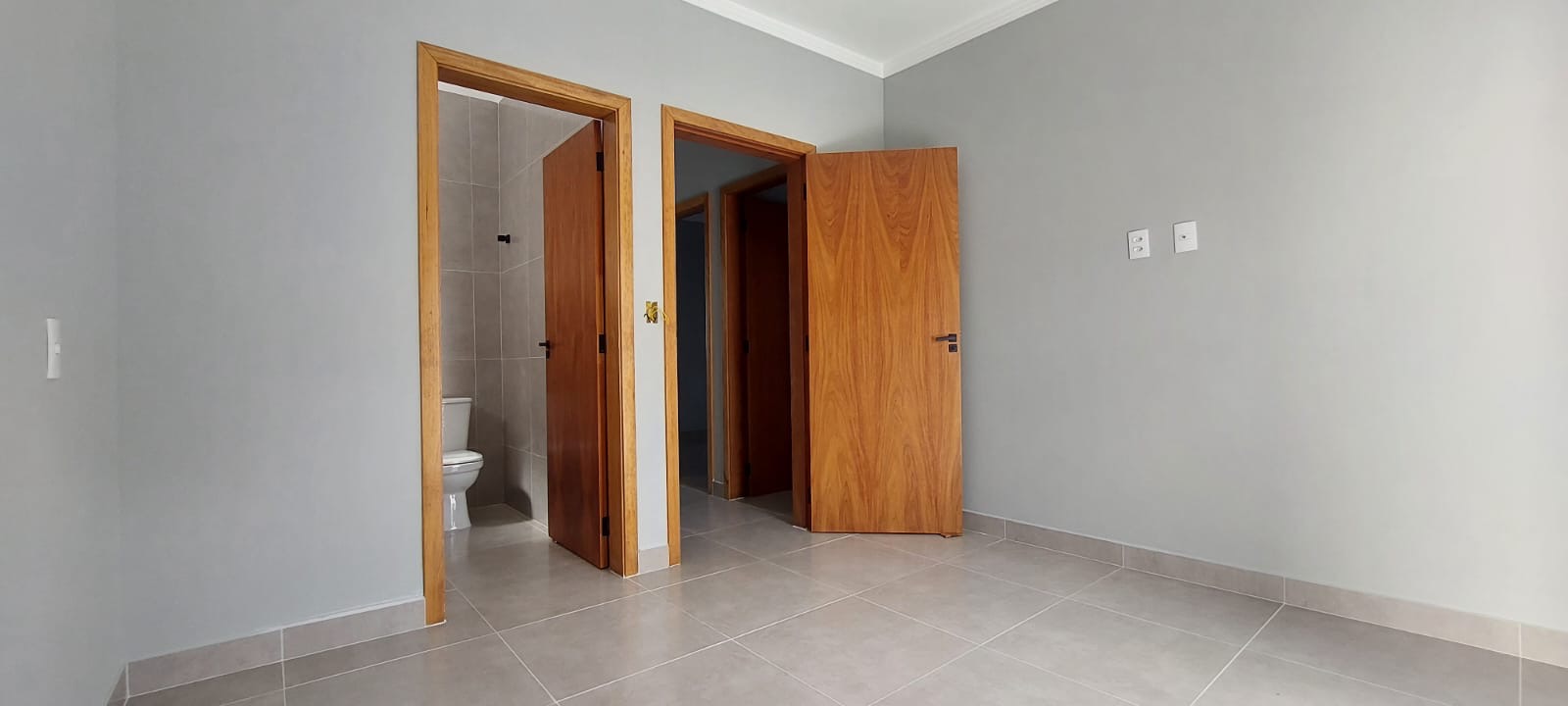 Imagens do imóveis Casa Nova à Venda em Jundiaí – 3 Dormitórios (1 Suíte) com Fácil Acesso à Anhanguera
