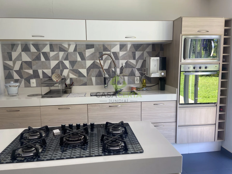 CASA EM CONDOMINIO EM JUNDIAÍ, COM 4 SUÍTES!