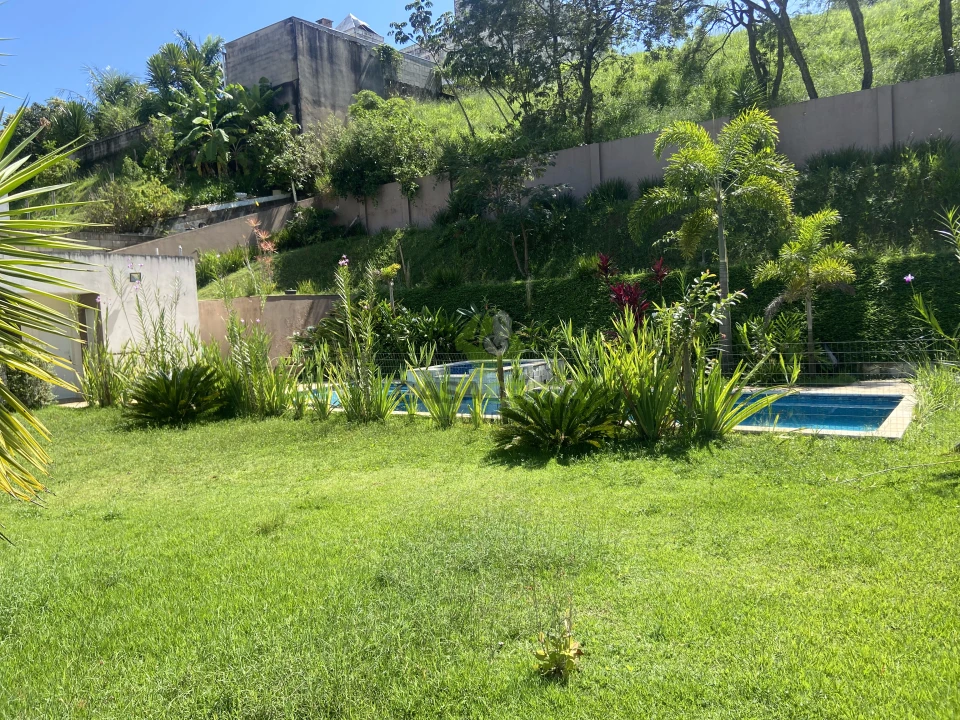 CASA EM CONDOMINIO EM JUNDIAÍ, COM 4 SUÍTES!