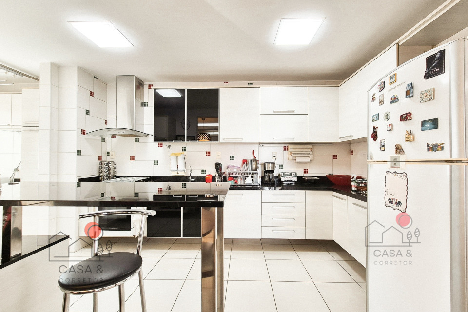 Imagens do imóveis Apartamento 3 suíte à venda em Nossa Senhora das Graças, Manaus-AM; Com modulados e ar, andar alto;