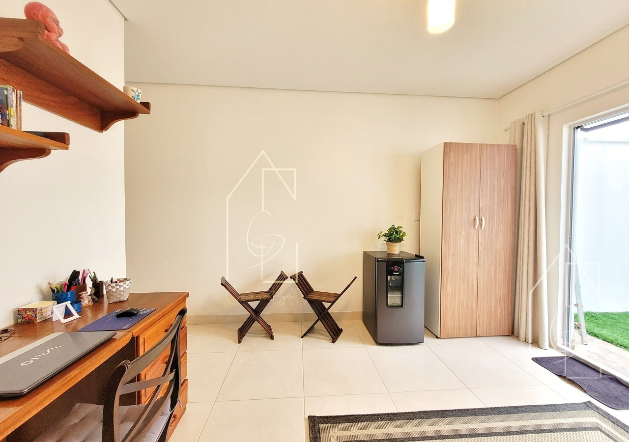 Imagens do imóveis linda casa com 2 quartos (1 suíte) 2 vagas à  venda em Flores, Manaus-AM;