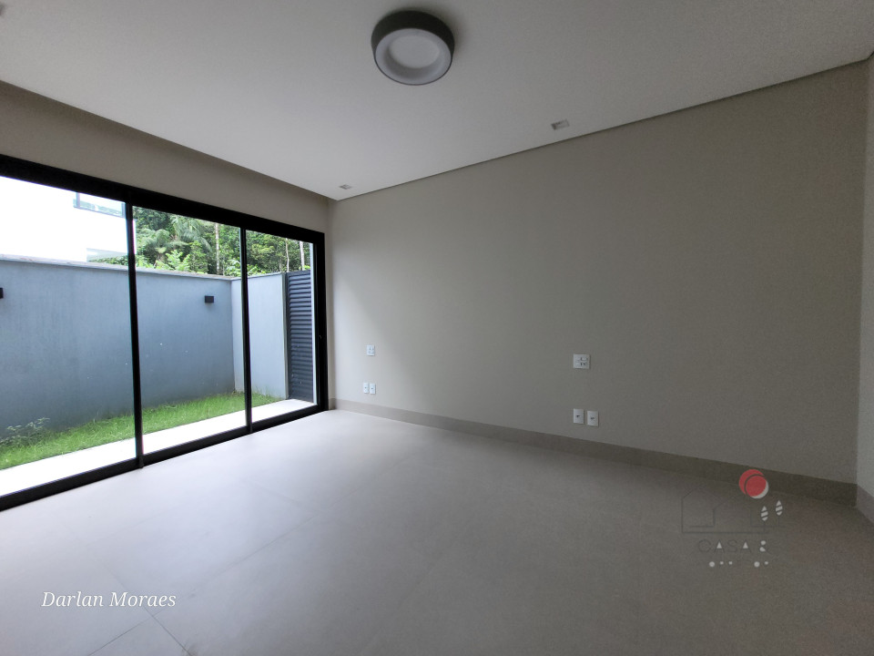 Imagens do imóveis Alphaville Manaus 1, casa  duplex 4 quartos (3 suítes) à venda em Ponta Negra, Manaus-AM;
