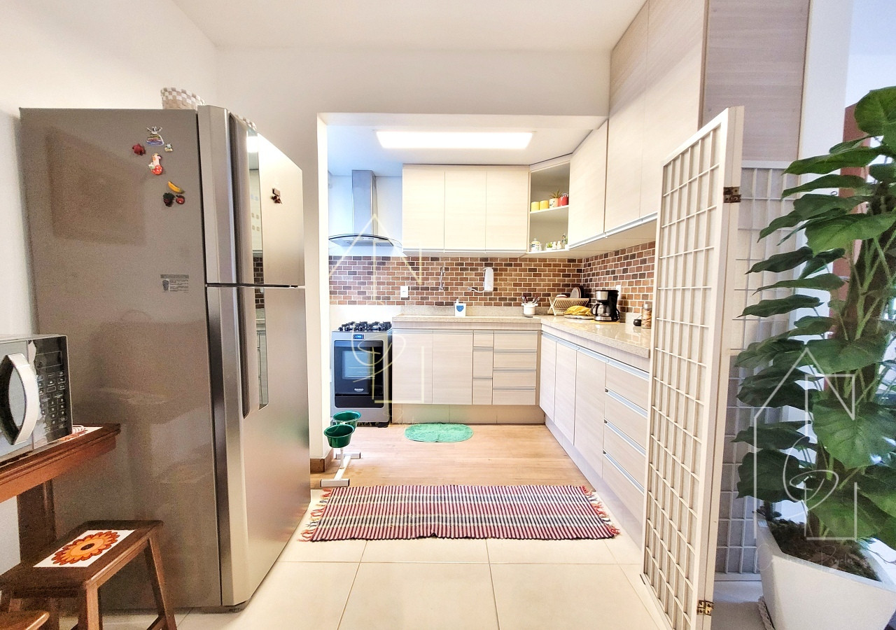 Imagens do imóveis linda casa com 2 quartos (1 suíte) 2 vagas à  venda em Flores, Manaus-AM;