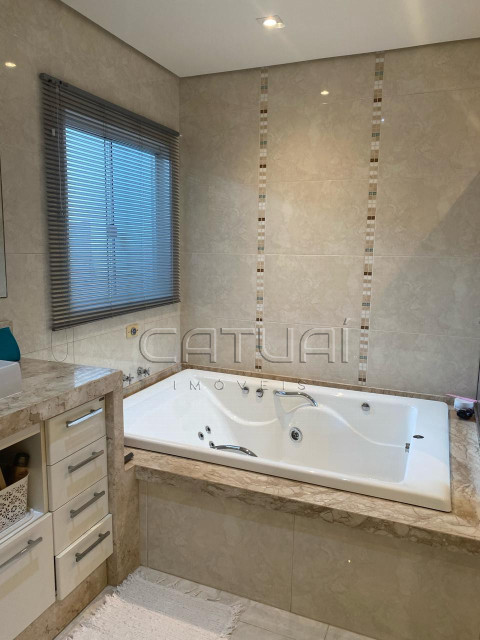 Casa à venda  - Bairro Pacaembu, Londrina Casa à venda  - Bairro Pacaembu, Londrina