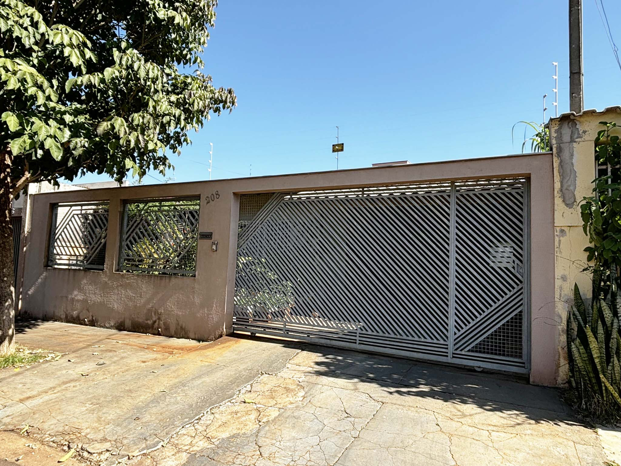 Casa à venda - Bairro Jardim Alvorada em Londrina