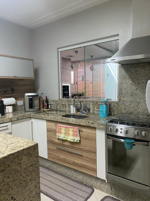 Casa à venda  - Bairro Pacaembu, Londrina Casa à venda  - Bairro Pacaembu, Londrina