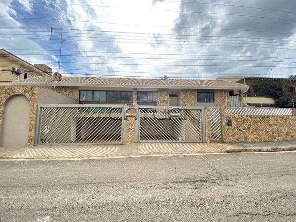 Casa à venda - Bairro Quebec em Londrina Casa à venda - Bairro Quebec em Londrina