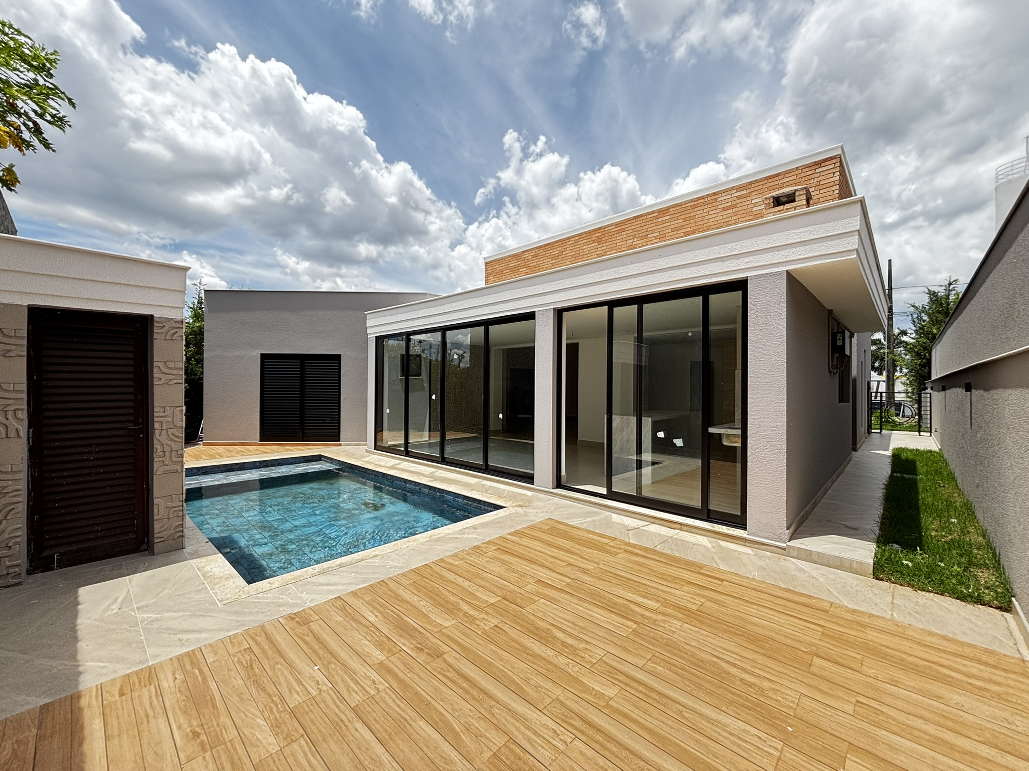 Casa em condomínio à venda - Sun Lake Residence, Londrina