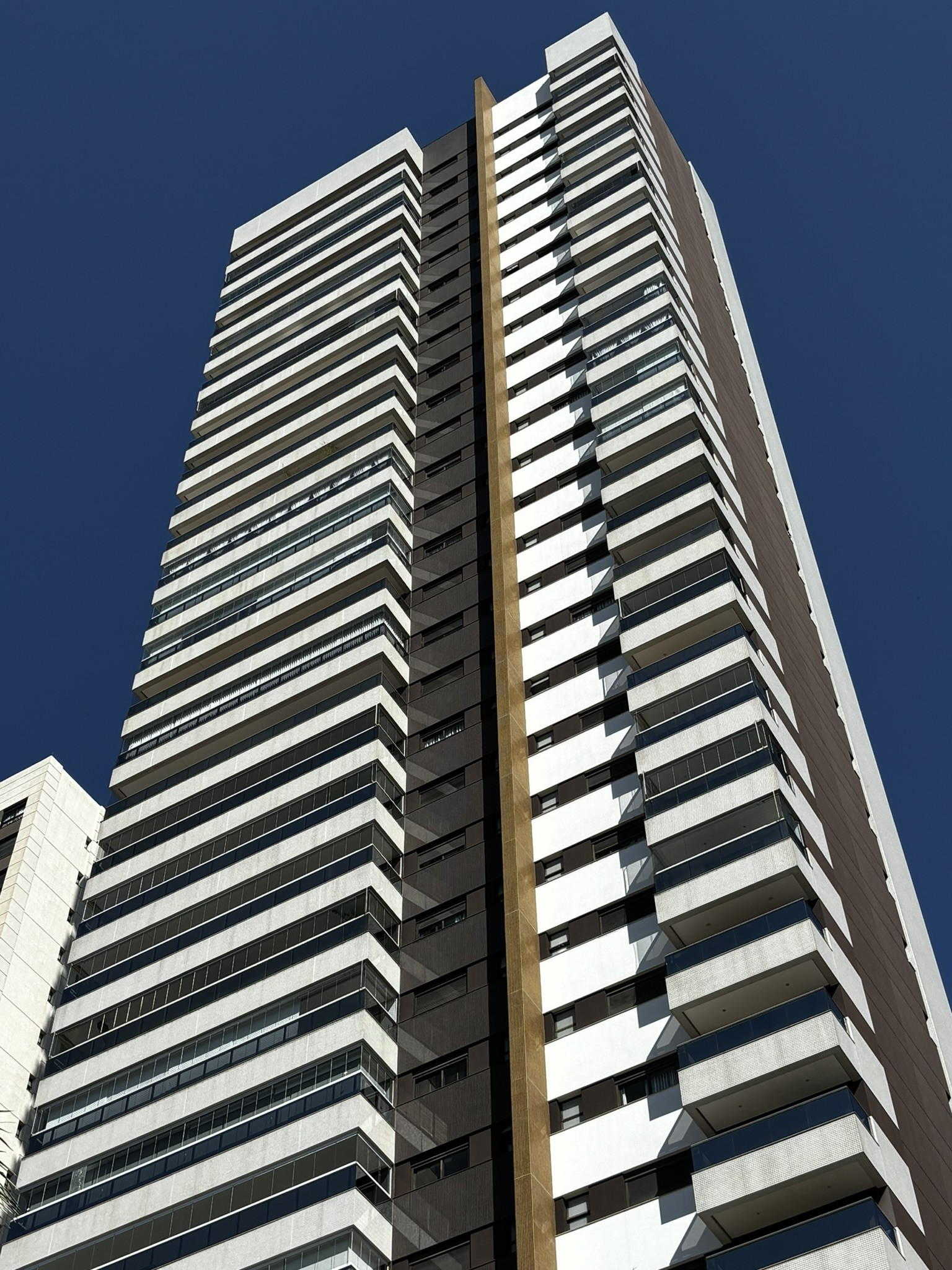 Apartamento à venda - Torre de Malaga - Gleba Palhano, Londrina
