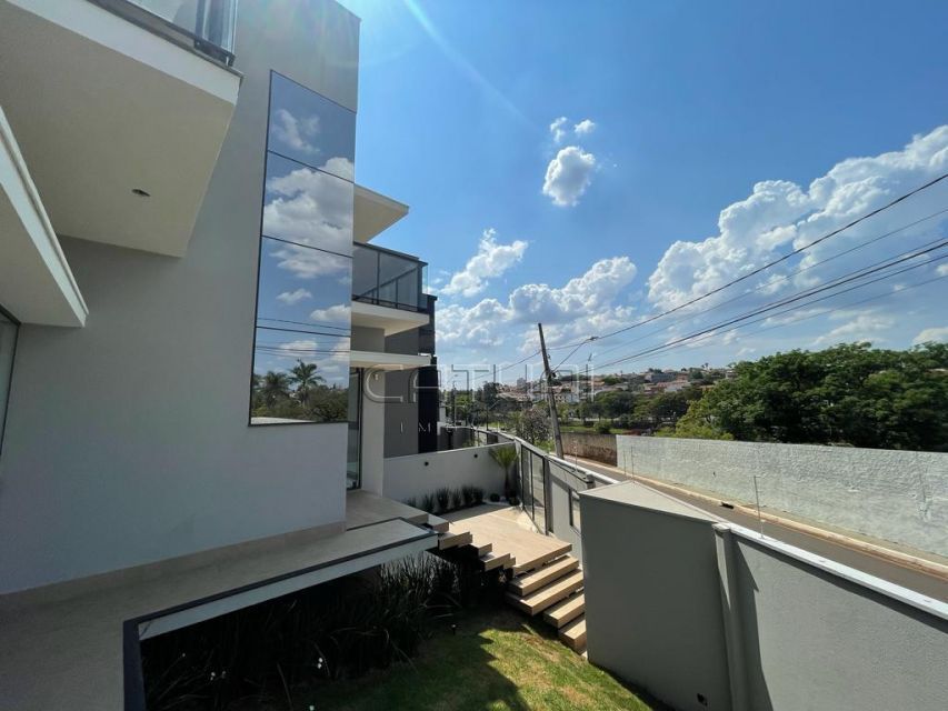 Casa Sobrado à venda - Bairro Universitário, Londrina Casa Sobrado à venda - Bairro Universitário, Londrina