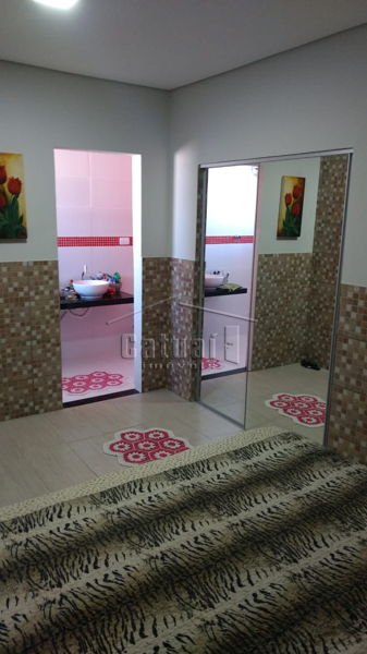 Casa à venda - Bairro Conjunto Habitacional Maria Cecília Serrano de Oliveira em Londrina Casa à venda - Bairro Conjunto Habitacional Maria Cecília Serrano de Oliveira em Londrina