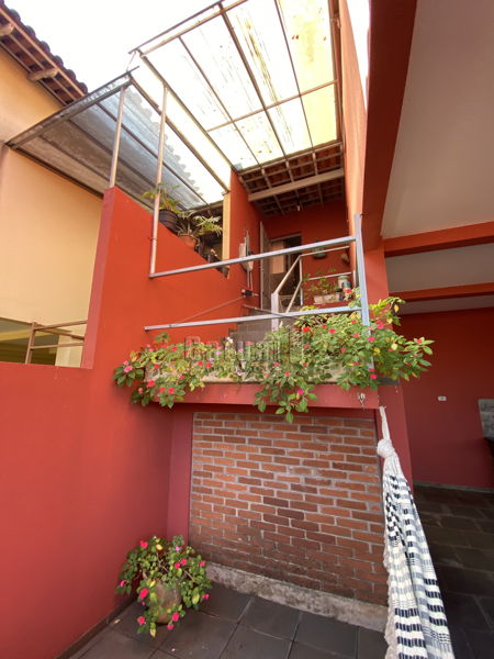 Casa à venda - Bairro Dom Pedro em Londrina Casa à venda - Bairro Dom Pedro em Londrina