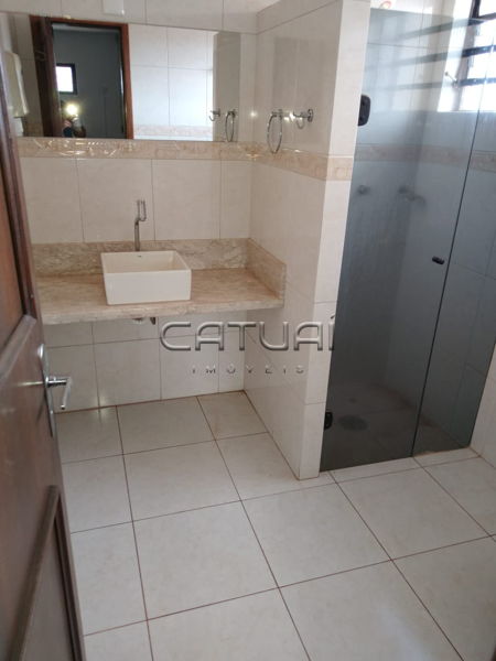 Casa à venda ou para alugar - Bairro Centro em Londrina Casa à venda ou para alugar - Bairro Centro em Londrina