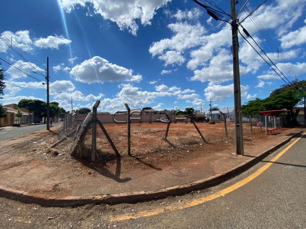 Terreno à venda -  Bairro Armindo Guazzi, Londrina Terreno à venda -  Bairro Armindo Guazzi, Londrina