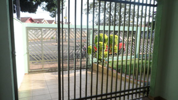 Casa à venda - Bairro Conjunto Habitacional Maria Cecília Serrano de Oliveira em Londrina Casa à venda - Bairro Conjunto Habitacional Maria Cecília Serrano de Oliveira em Londrina