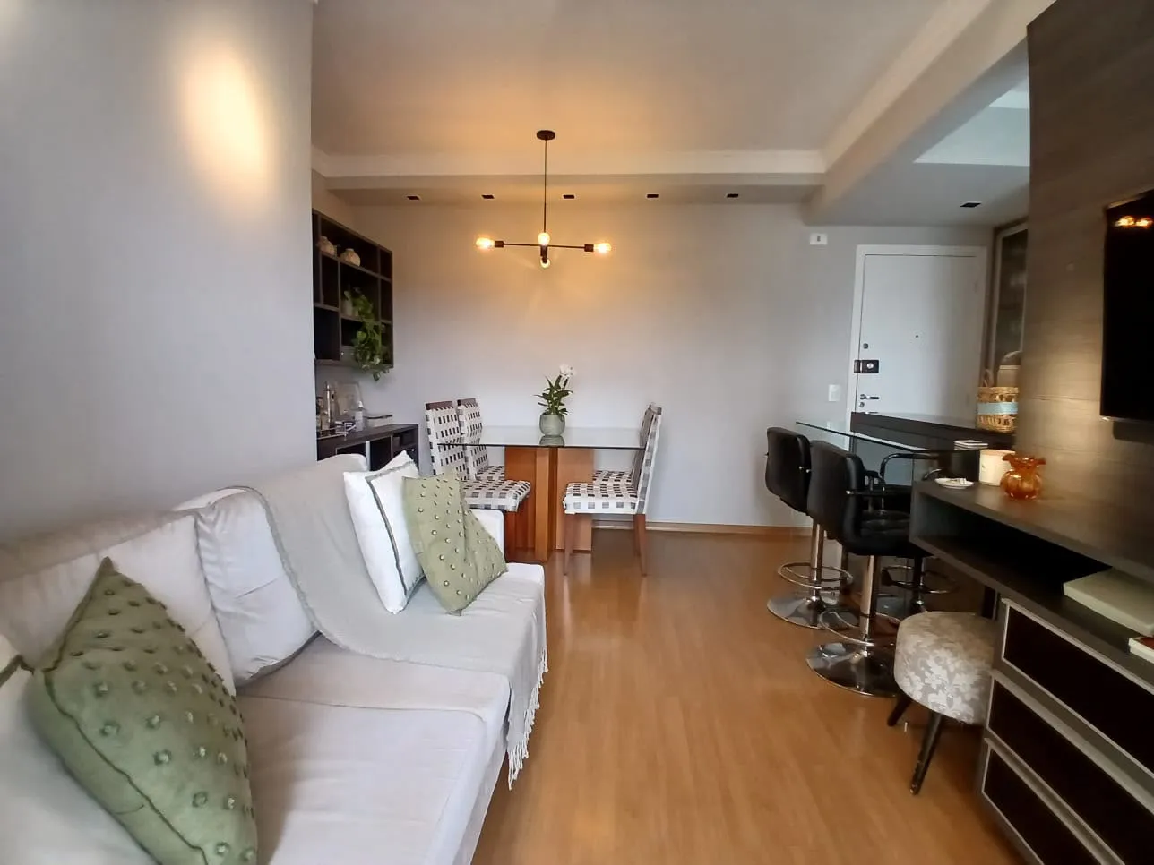 Apartamento  Mobiliado Para Alugar Torres Do Horizonte Londrina
