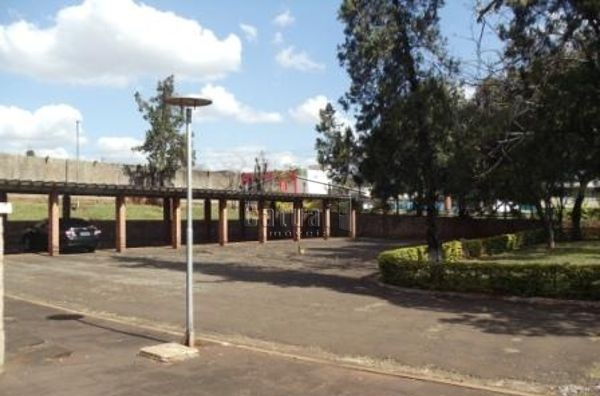 Barracao comercial com pátio e estrutura logística à venda no Jardim Rosicler, Londrina Barracao comercial com pátio e estrutura logística à venda no Jardim Rosicler, Londrina