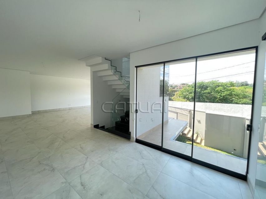 Casa Sobrado à venda - Bairro Universitário, Londrina Casa Sobrado à venda - Bairro Universitário, Londrina