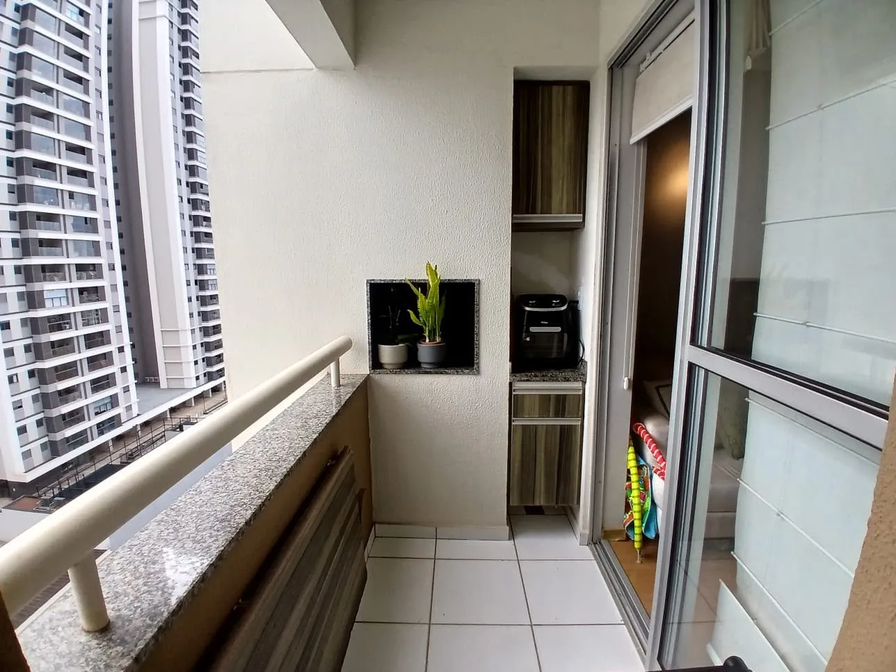 Apartamento  Mobiliado Para Alugar Torres Do Horizonte Londrina
