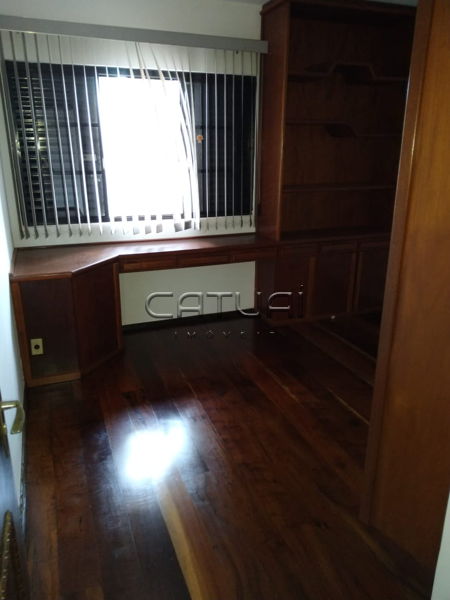 Casa à venda ou para alugar - Bairro Centro em Londrina Casa à venda ou para alugar - Bairro Centro em Londrina