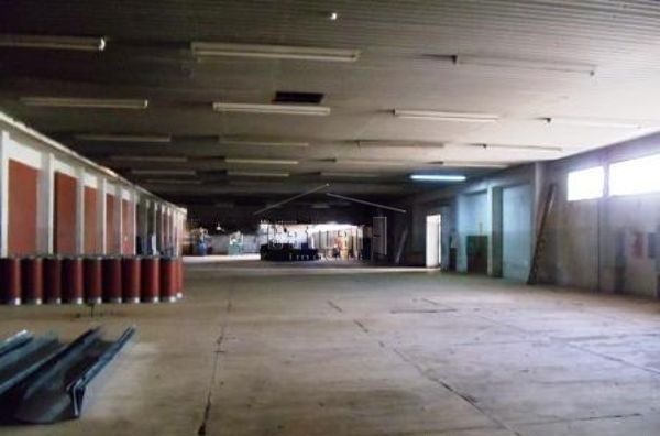 Barracao comercial com pátio e estrutura logística à venda no Jardim Rosicler, Londrina Barracao comercial com pátio e estrutura logística à venda no Jardim Rosicler, Londrina