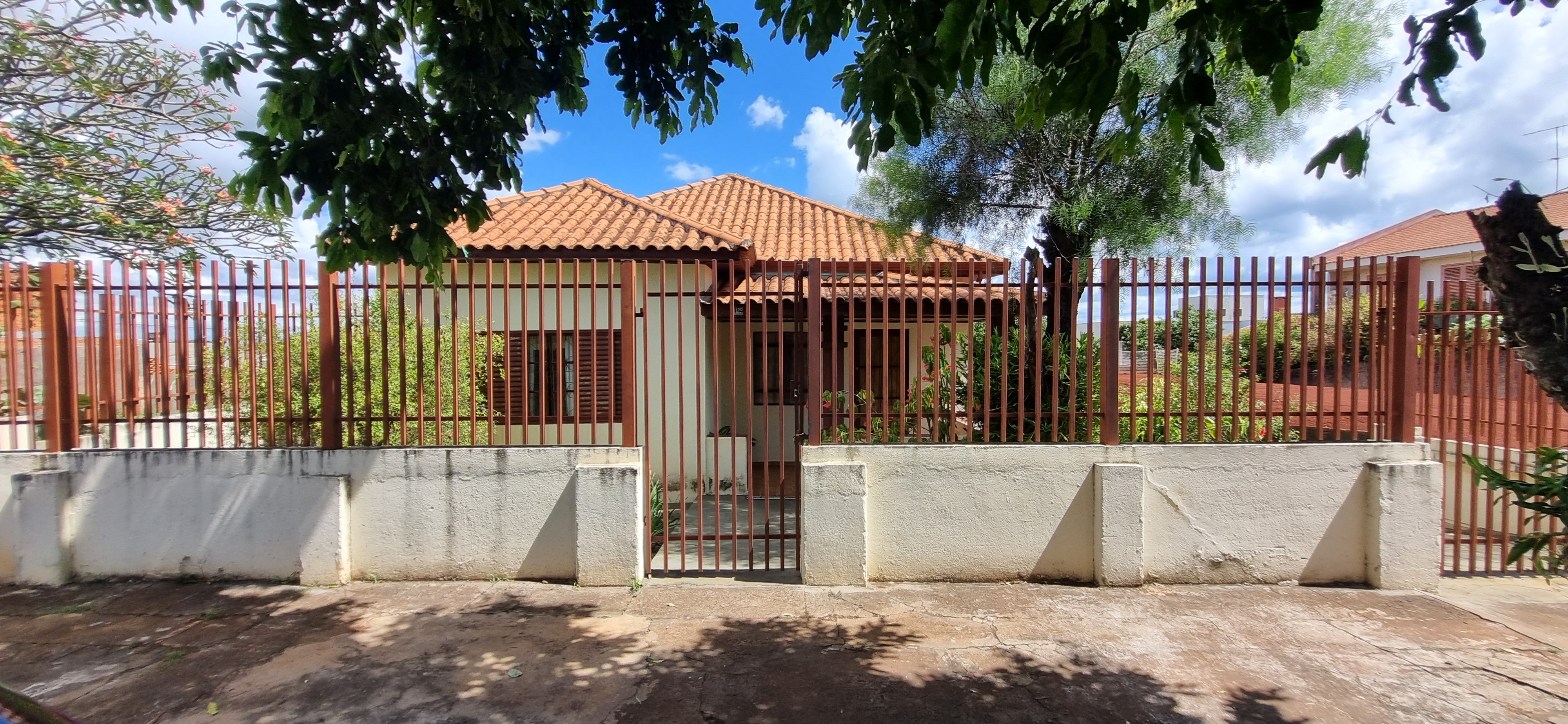 Casa à venda no centro de Cambé-Pr