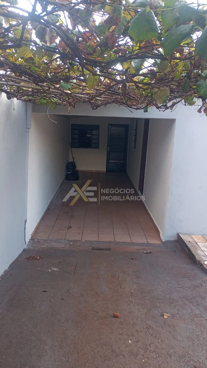 Oportunidade  Casa com Edicula no fundo a Venda no Jardim Taroba Cambe Pr.
