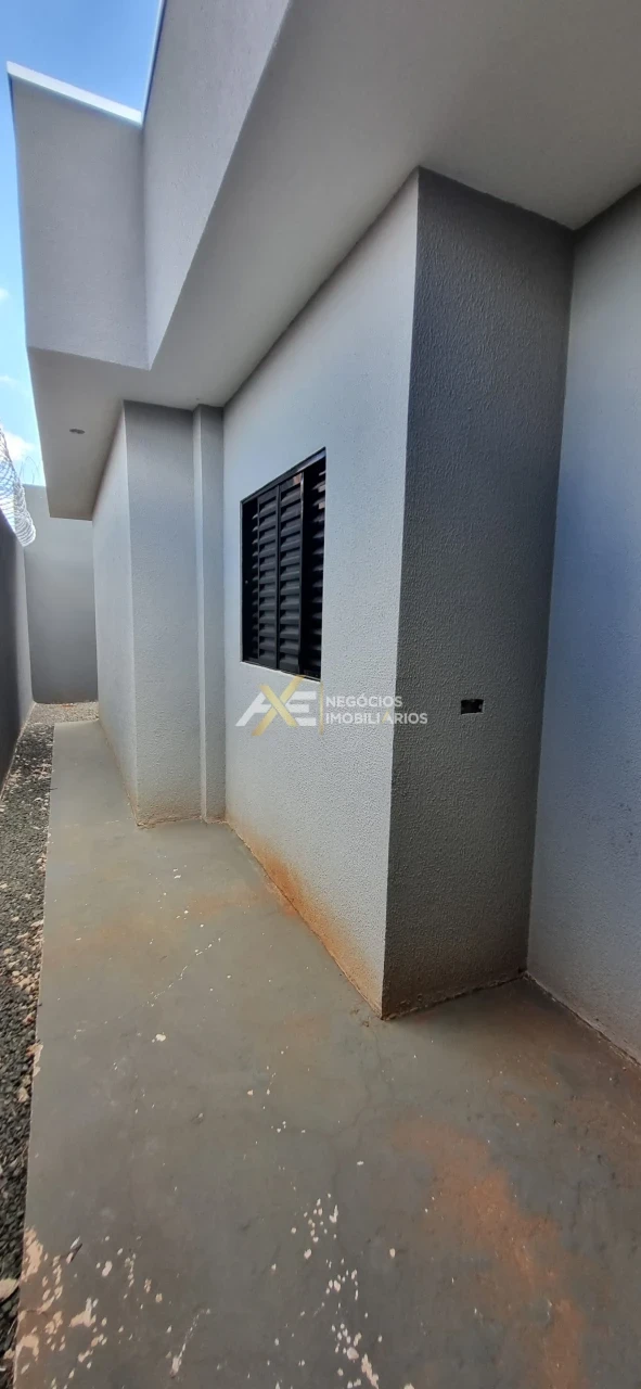 Imagens do imóveis CASA À VENDA DE 3 QUARTOS (SENDO 1 SUÍTE), JARDIM PARANA