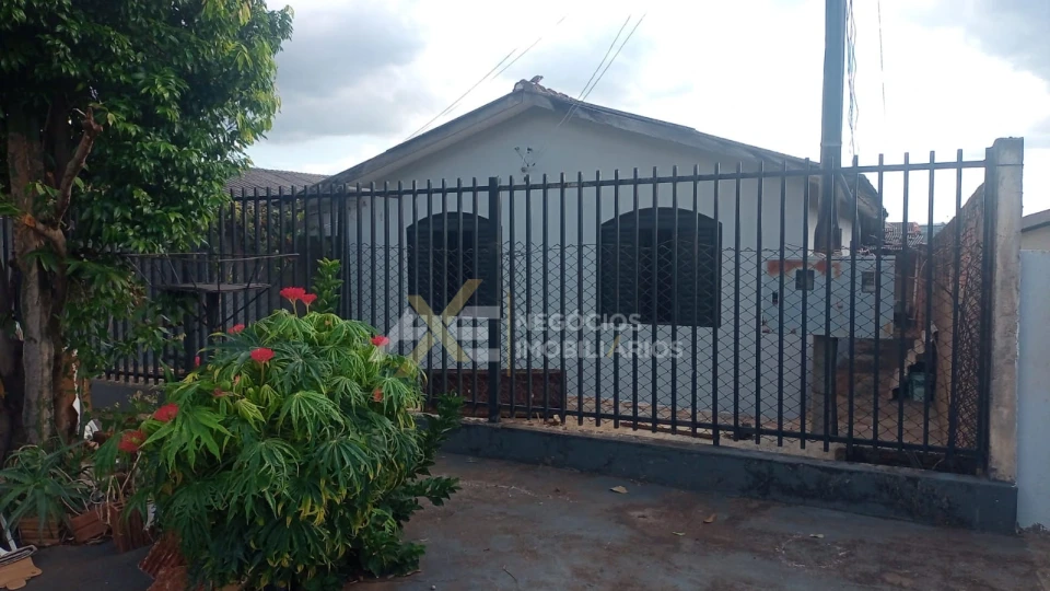 Oportunidade  Casa com Edicula no fundo a Venda no Jardim Taroba Cambe Pr.