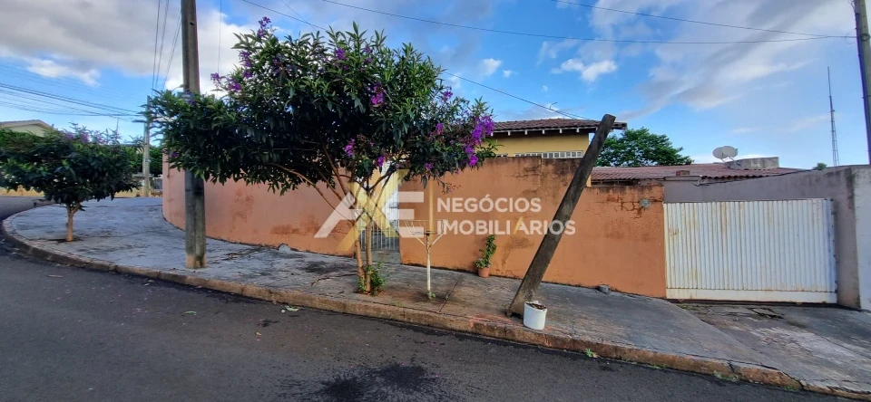 Imagens do imóveis CASA À VENDA EM CAMBÉ, AVENIDA SANTO CASARO, CAMBÉ 2