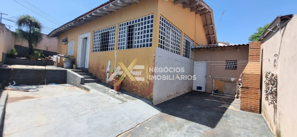 Imagens do imóveis CASA À VENDA EM CAMBÉ, AVENIDA SANTO CASARO, CAMBÉ 2