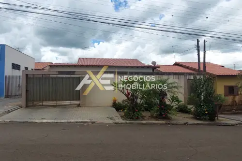CASA 3 DOMITÓRIOS SENDO UMA SUITE COM PISCINA NO JD. PLANALTO VERDE