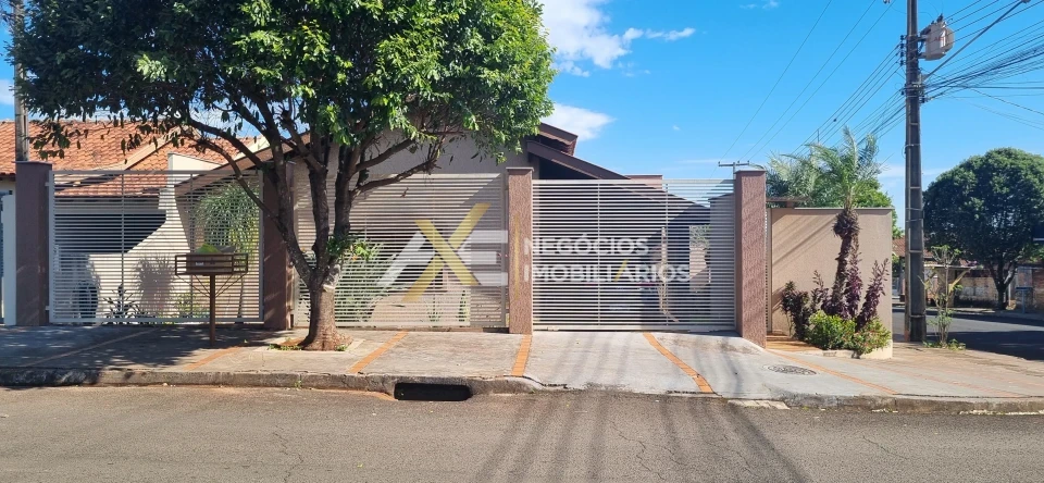 CASA À VENDA NO CAMBÉ II , COM 3 QUARTOS (SENDO 2 SUÍTE)