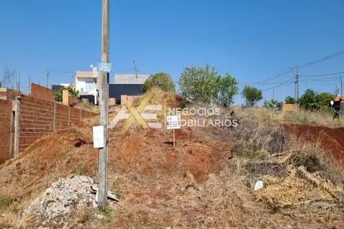 TERRENO À VENDA NO JARDIM TERRE VERMELHA