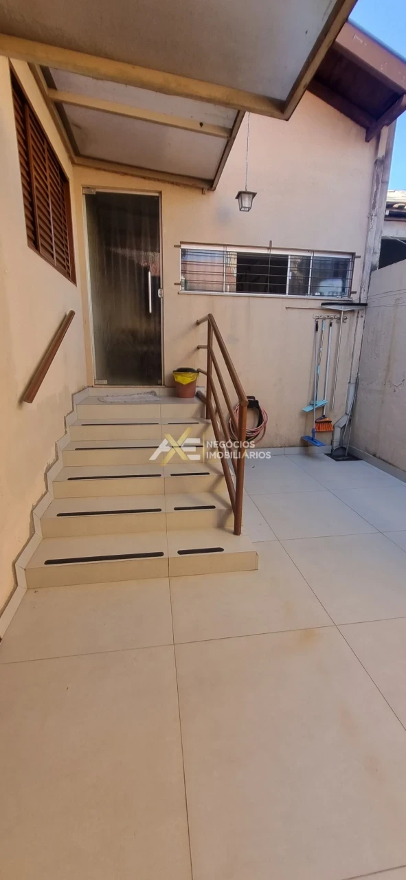 CASA À VENDA NO CAMBÉ II , COM 3 QUARTOS (SENDO 2 SUÍTE)