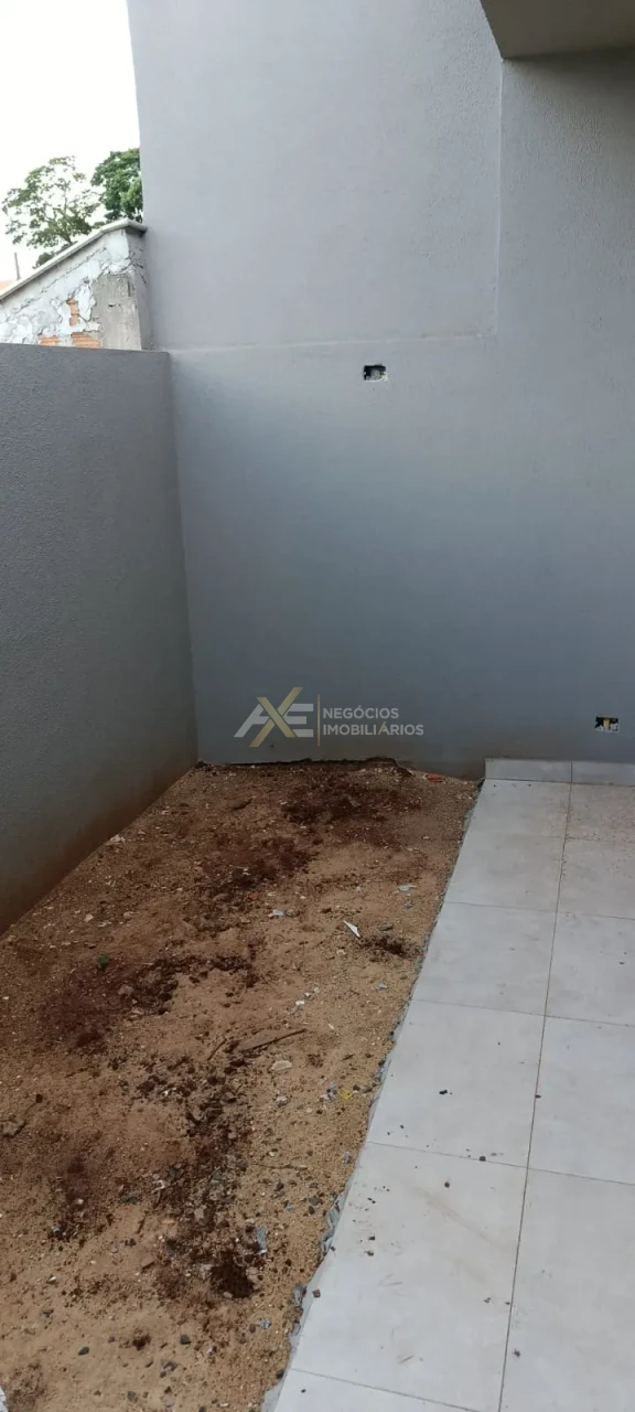 CASA GEMINADA 2 QUARTOS ( SENDO 1 SUÍTE )