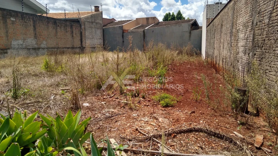 Terreno a venda no Residencial Maria Flora
